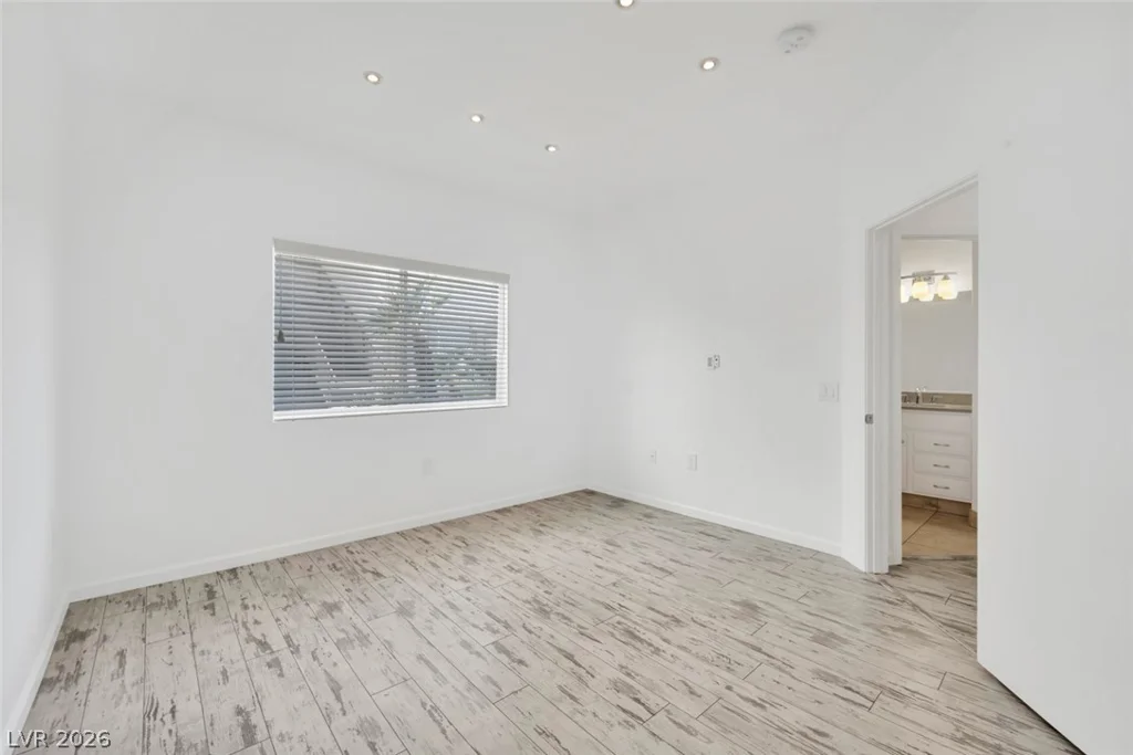 8725 Flamingo, Las Vegas, NV 89147
