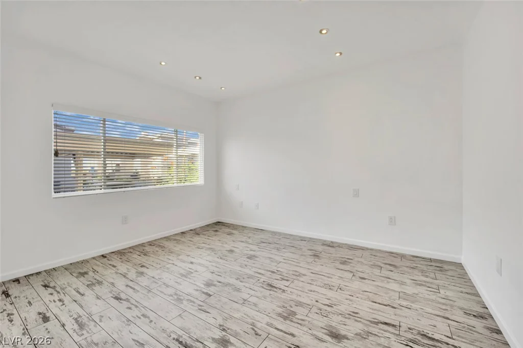 8725 Flamingo, Las Vegas, NV 89147
