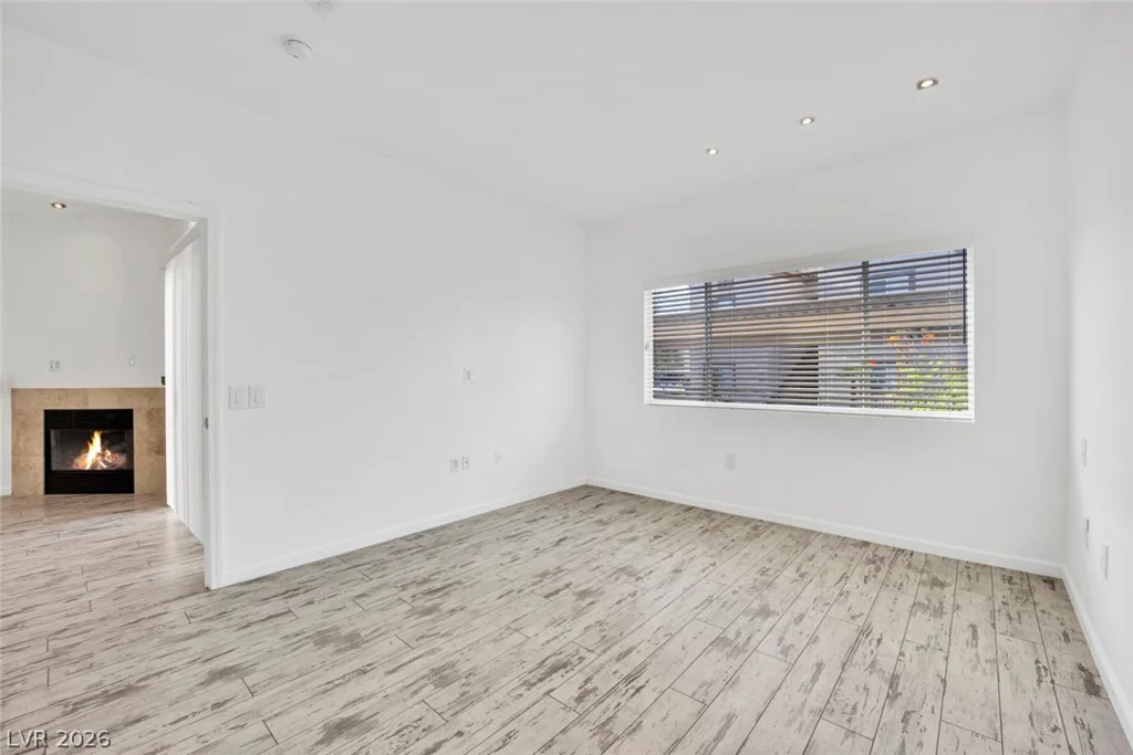 8725 Flamingo, Las Vegas, NV 89147