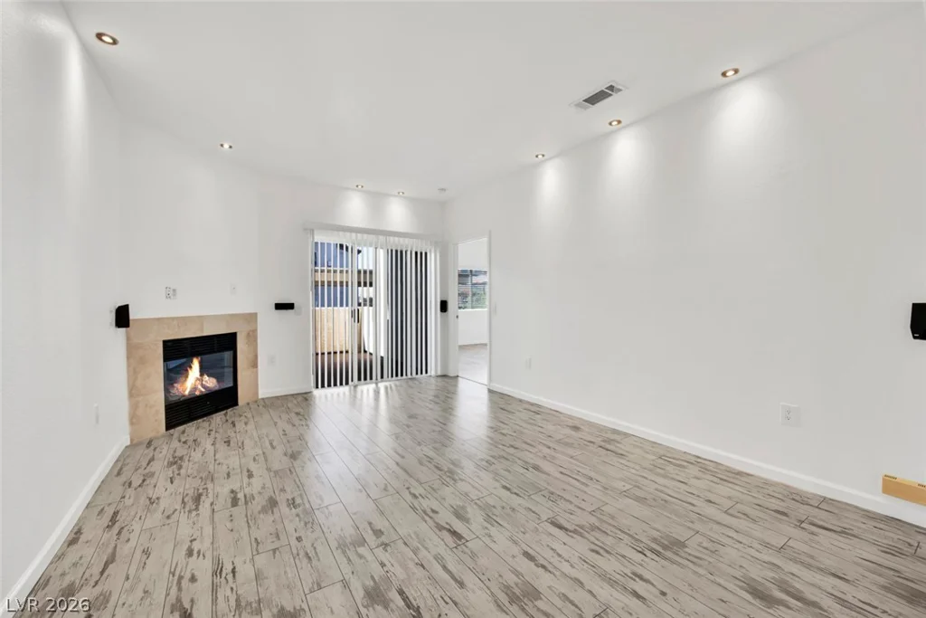 8725 Flamingo, Las Vegas, NV 89147