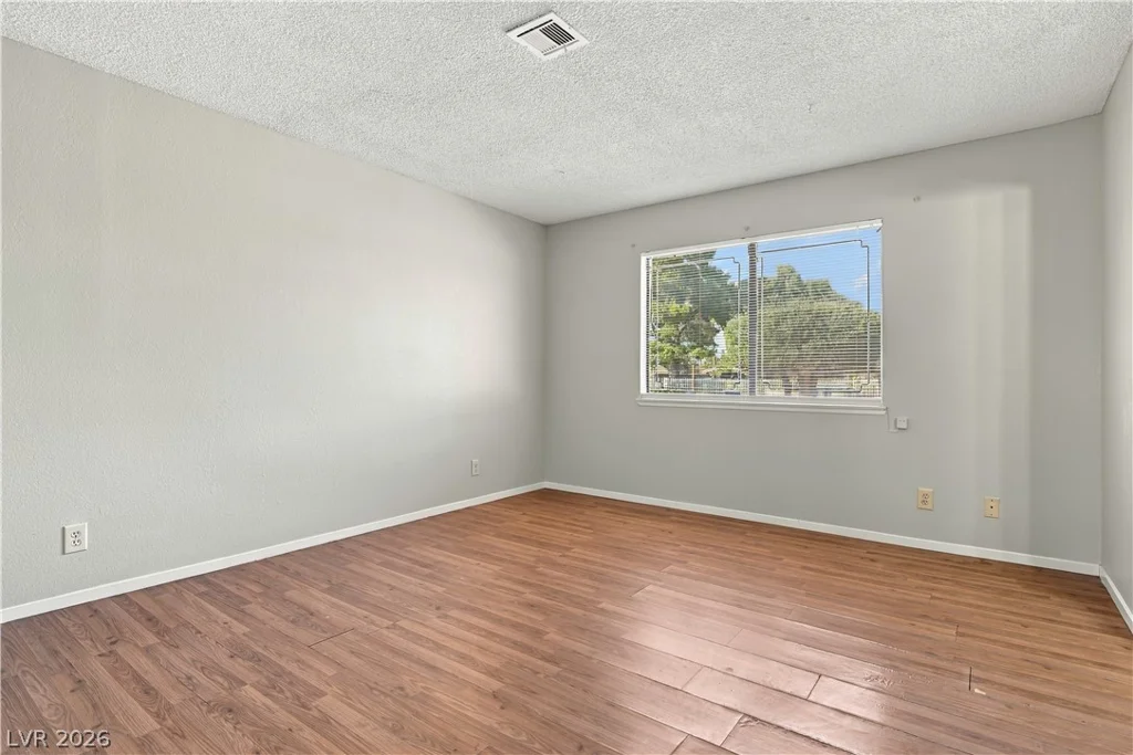 1305 Jackson, Las Vegas, NV 89106