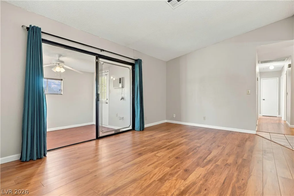 1305 Jackson, Las Vegas, NV 89106