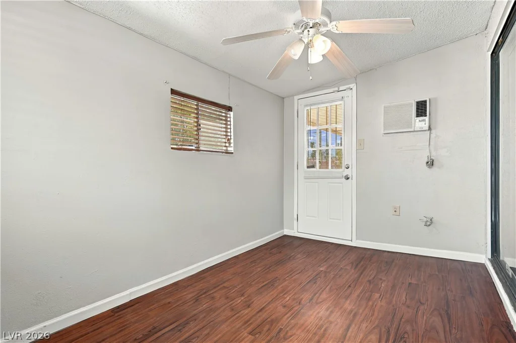 1305 Jackson, Las Vegas, NV 89106