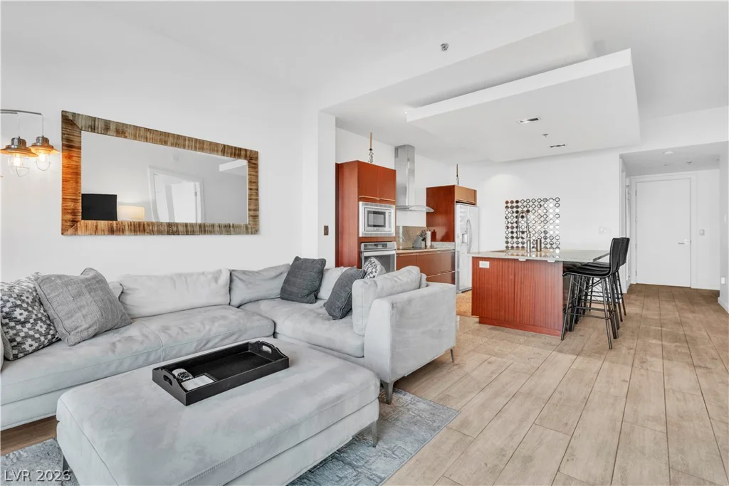 4471 Dean Martin, Las Vegas, NV 89103