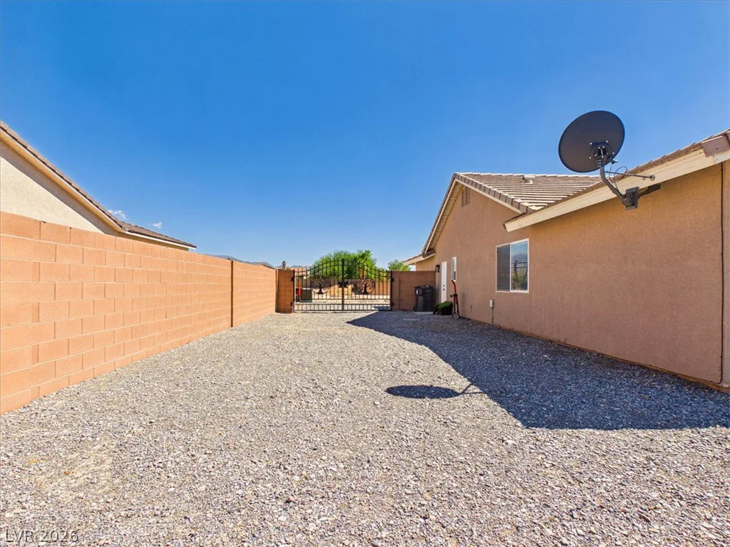4970 Honey Locust, Pahrump, NV 89061