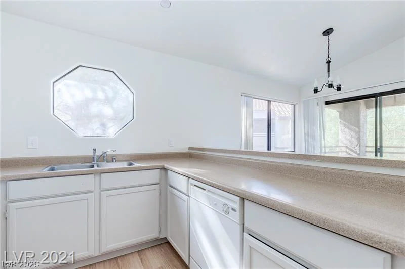 5020 Rainbow, Las Vegas, NV 89118