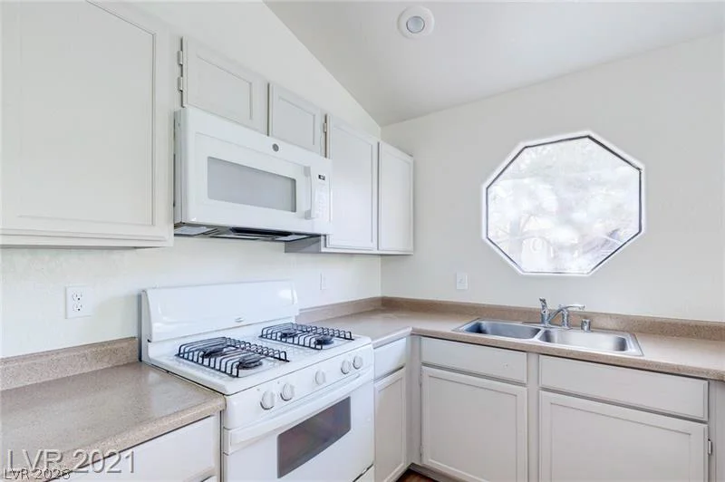 5020 Rainbow, Las Vegas, NV 89118