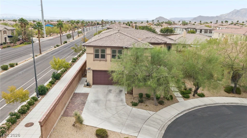 9203 White Waterfall, Las Vegas, NV 89149