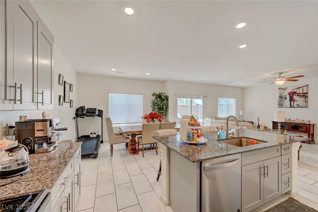7711 Duran Harbor, North Las Vegas, NV 89084