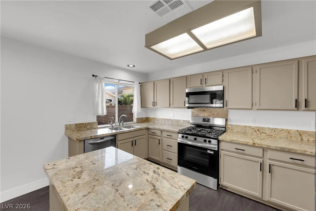 2104 Blue Zenith, Las Vegas, NV 89119