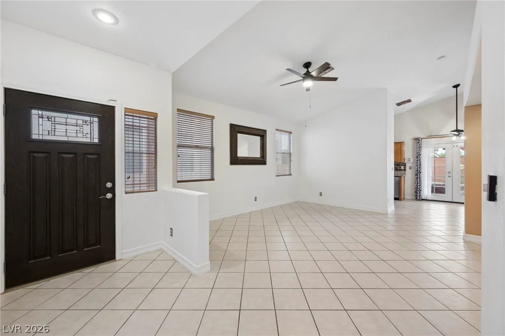 9474 Descending Creek, Las Vegas, NV 89123