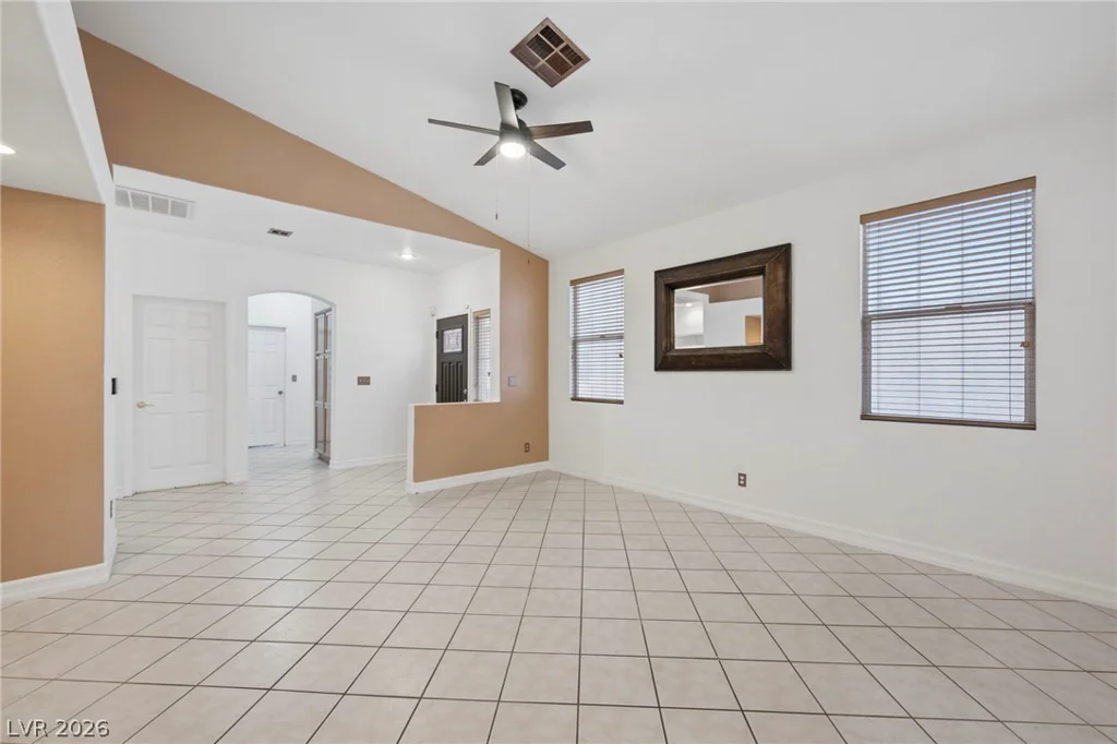 9474 Descending Creek, Las Vegas, NV 89123