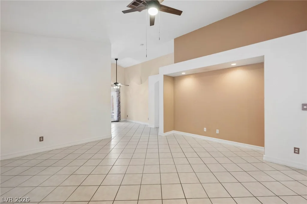9474 Descending Creek, Las Vegas, NV 89123