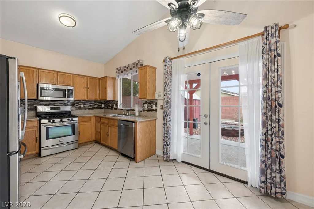 9474 Descending Creek, Las Vegas, NV 89123
