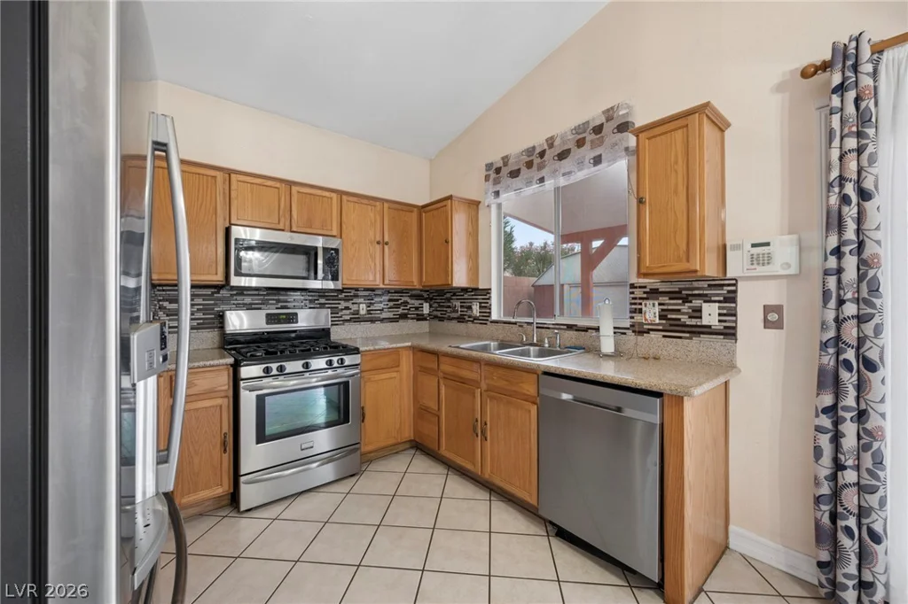 9474 Descending Creek, Las Vegas, NV 89123