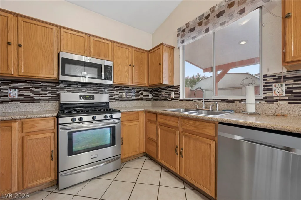 9474 Descending Creek, Las Vegas, NV 89123