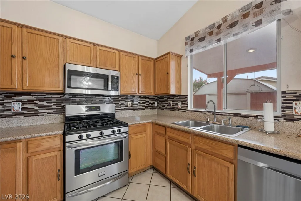 9474 Descending Creek, Las Vegas, NV 89123