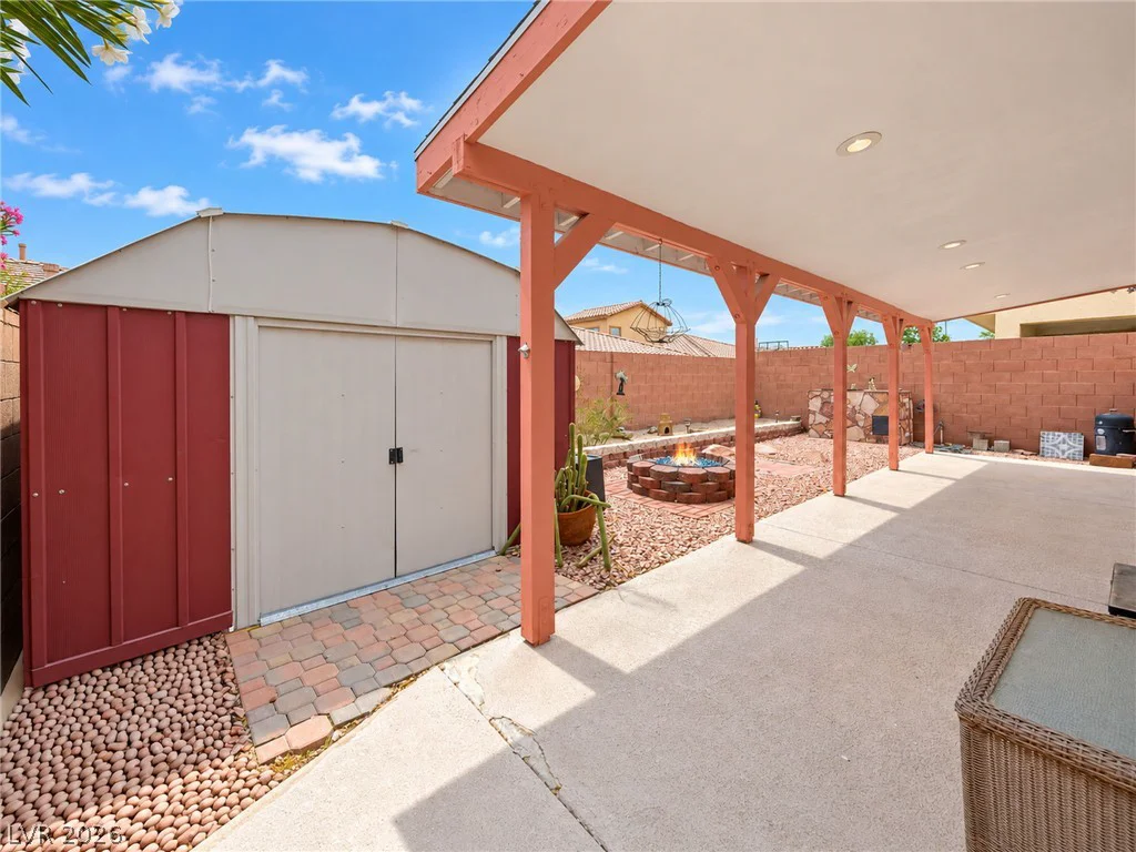 9474 Descending Creek, Las Vegas, NV 89123
