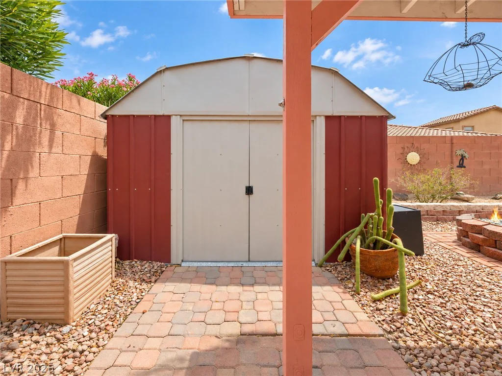 9474 Descending Creek, Las Vegas, NV 89123