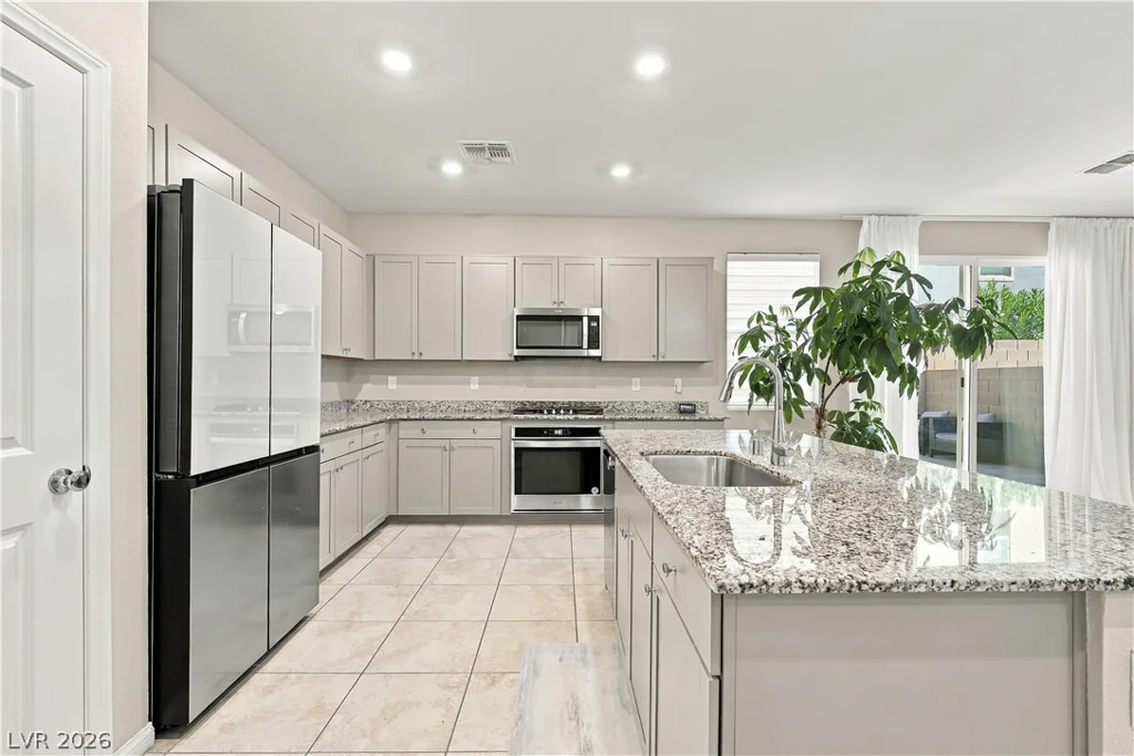 7002 Ford, Las Vegas, NV 89113