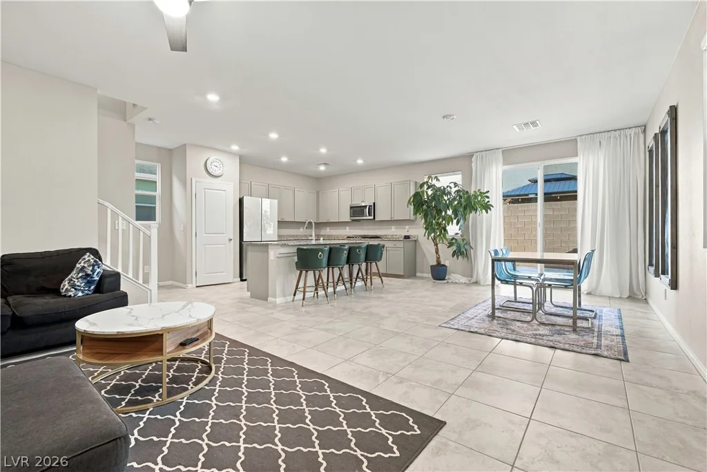7002 Ford, Las Vegas, NV 89113