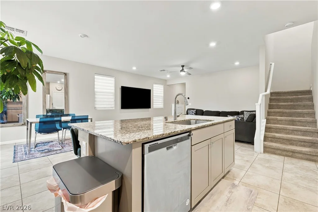 7002 Ford, Las Vegas, NV 89113