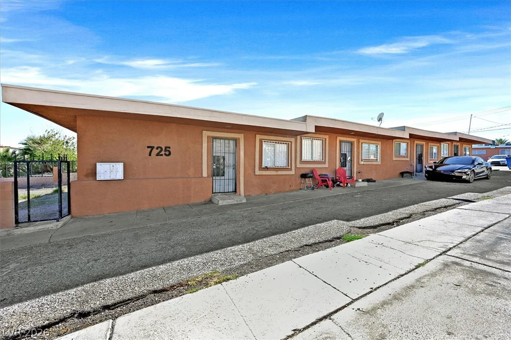 725 11th, Las Vegas, NV 89101