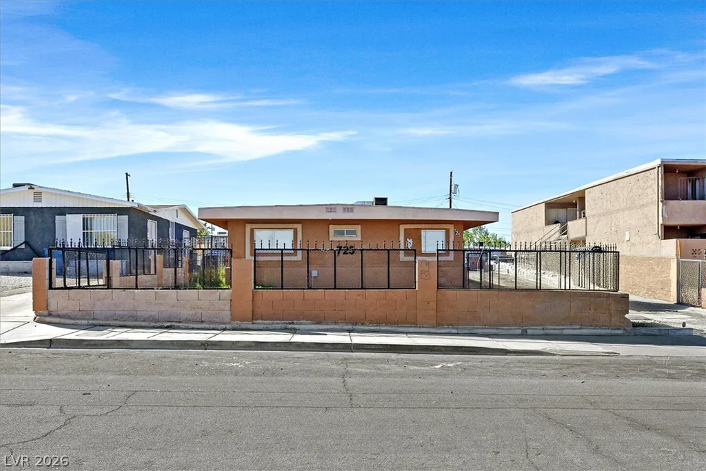 725 11th, Las Vegas, NV 89101
