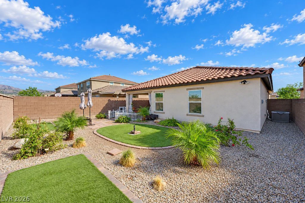 6833 Toll Mountain, North Las Vegas, NV 89086