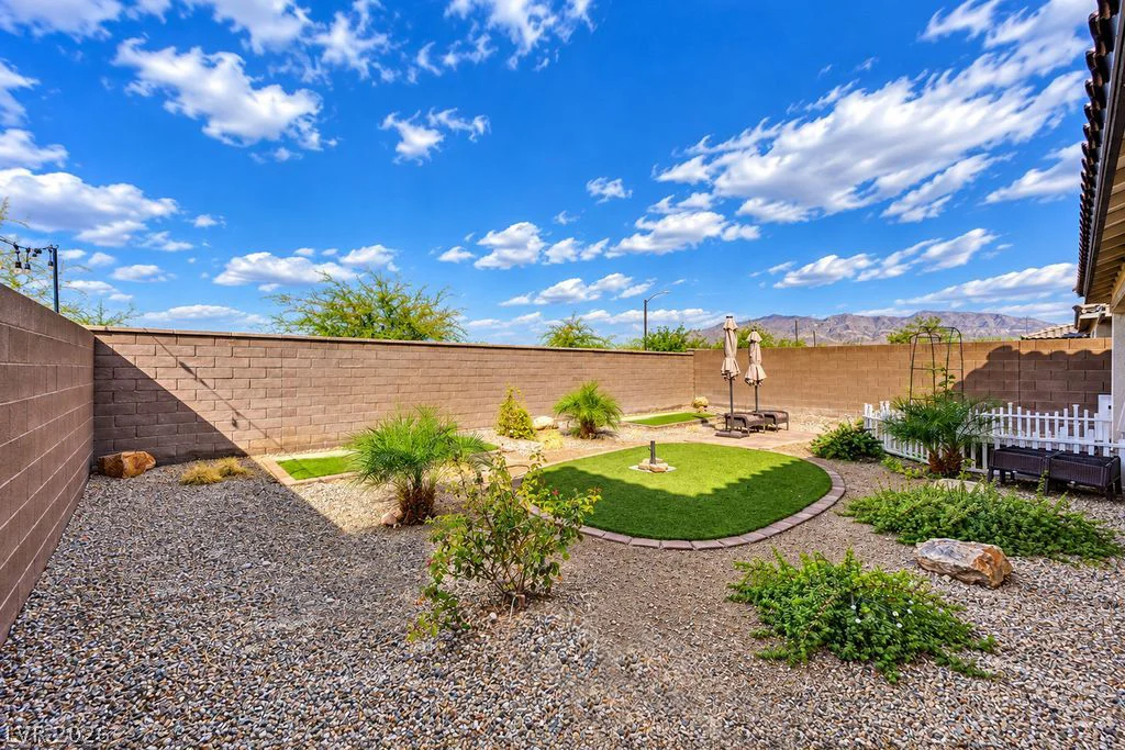 6833 Toll Mountain, North Las Vegas, NV 89086