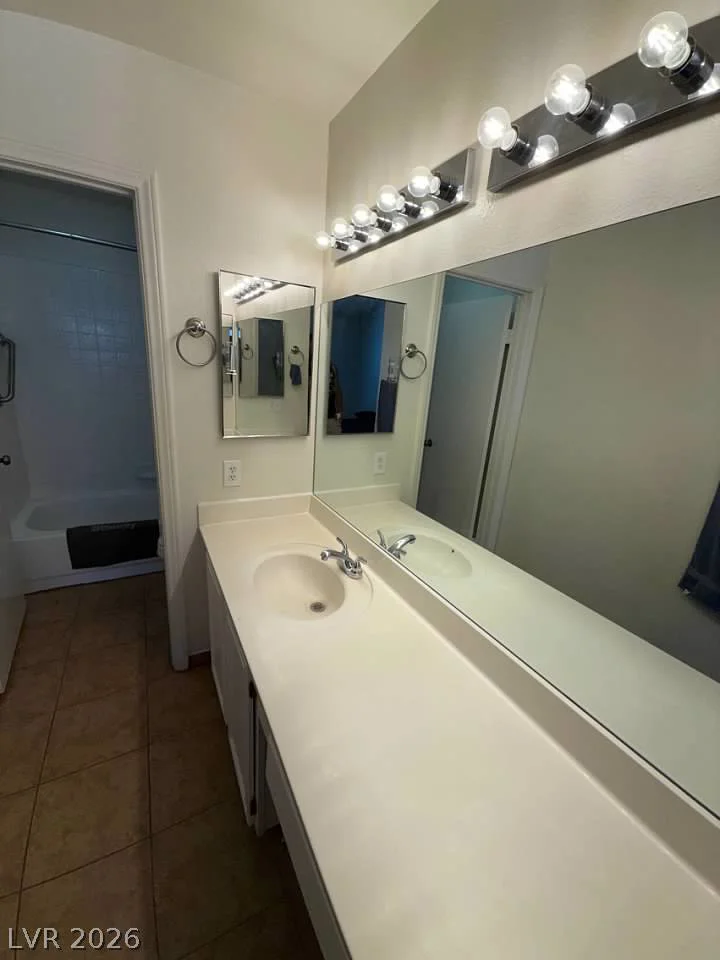 5795 Medallion, Las Vegas, NV 89122
