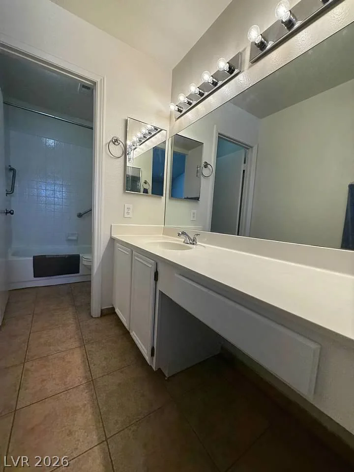 5795 Medallion, Las Vegas, NV 89122