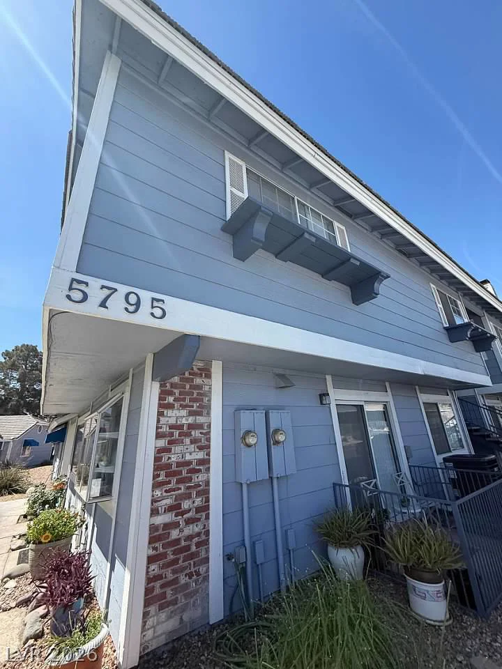 5795 Medallion, Las Vegas, NV 89122