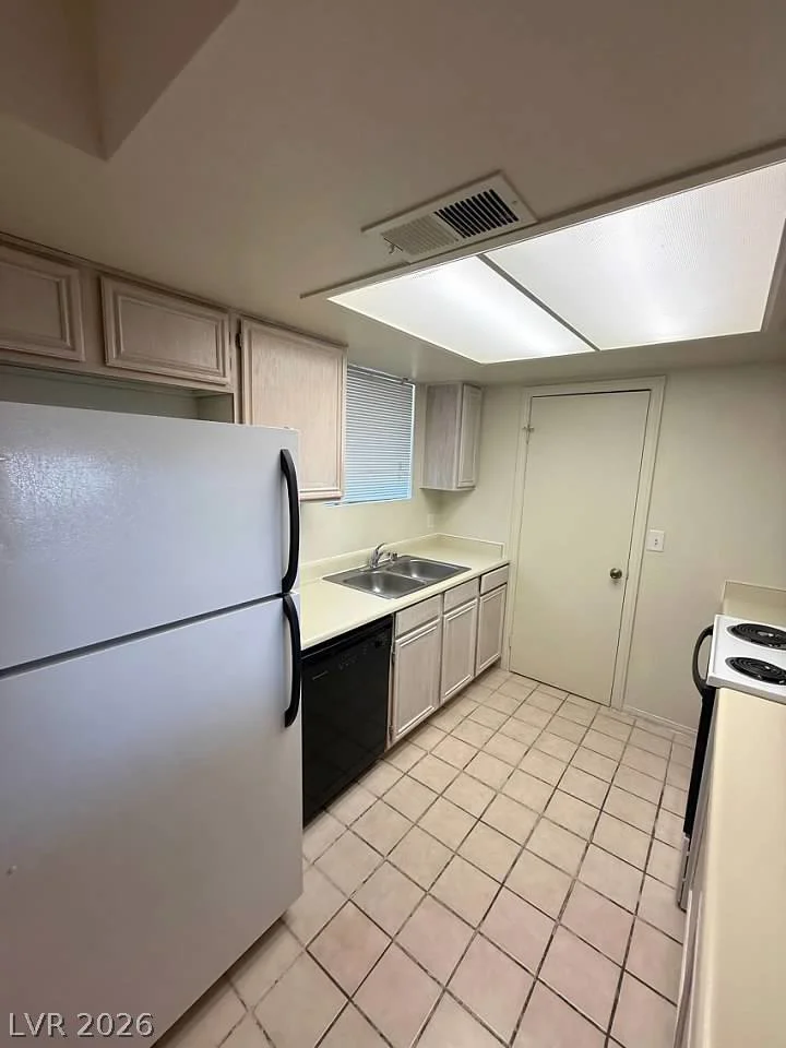 5795 Medallion, Las Vegas, NV 89122