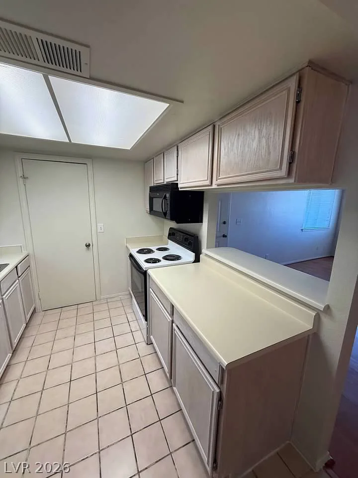 5795 Medallion, Las Vegas, NV 89122