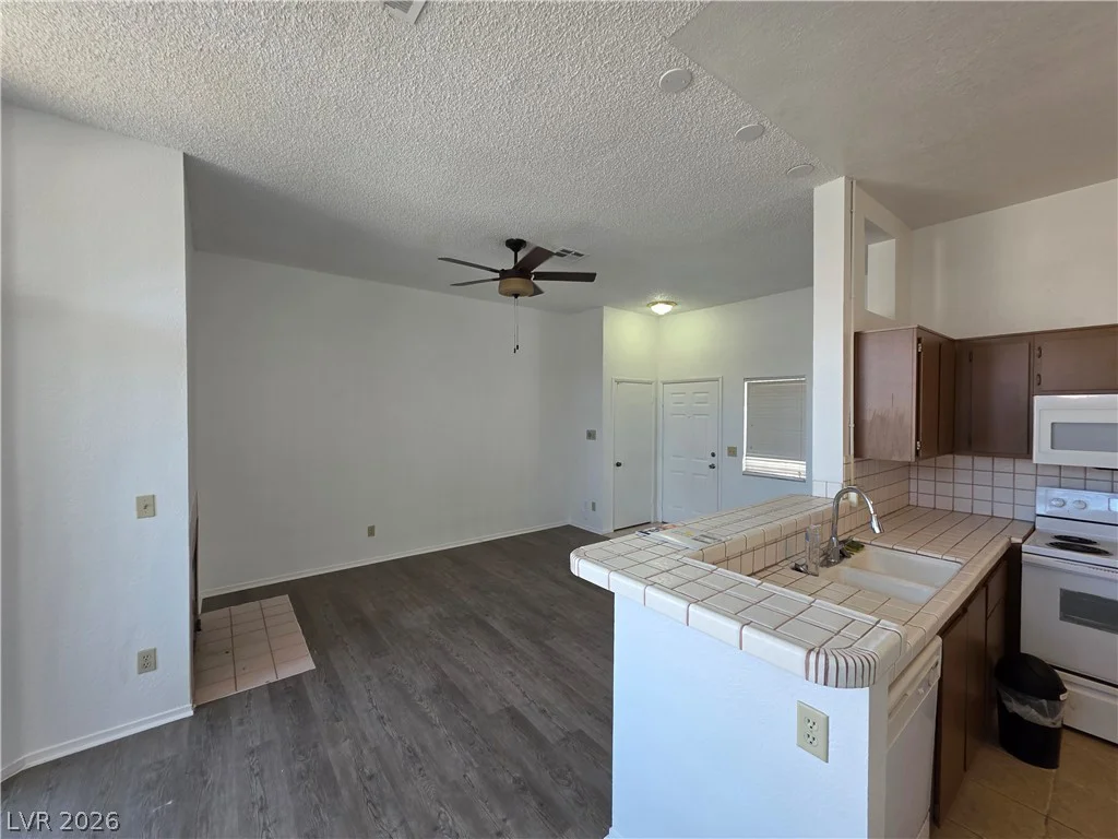 3150 Soft Breezes, Las Vegas, NV 89128