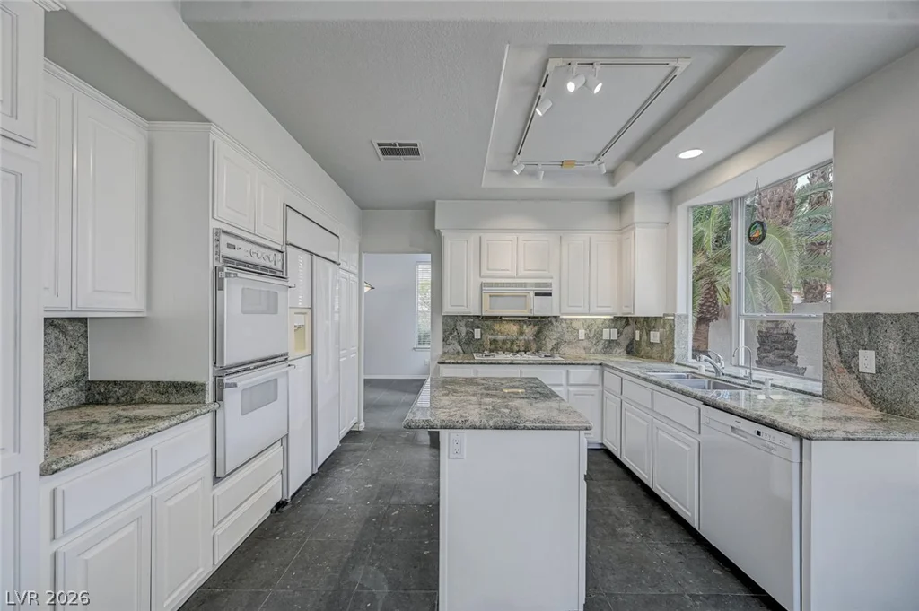 2832 Summer Lake, Las Vegas, NV 89128