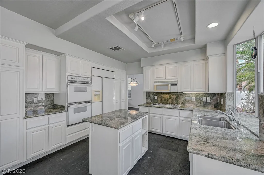 2832 Summer Lake, Las Vegas, NV 89128