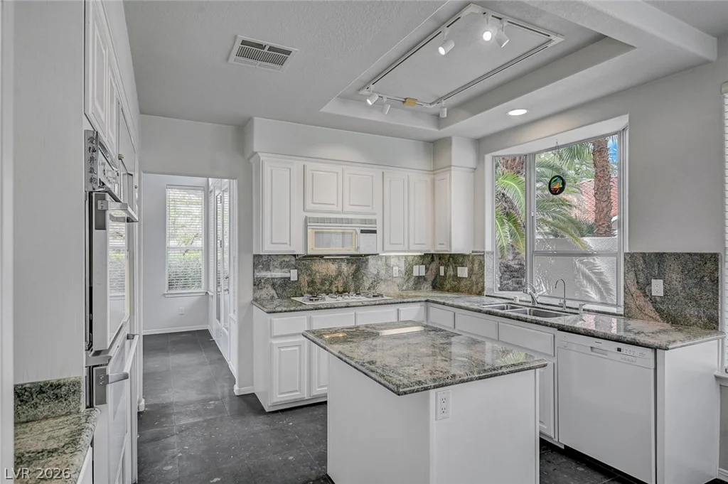 2832 Summer Lake, Las Vegas, NV 89128