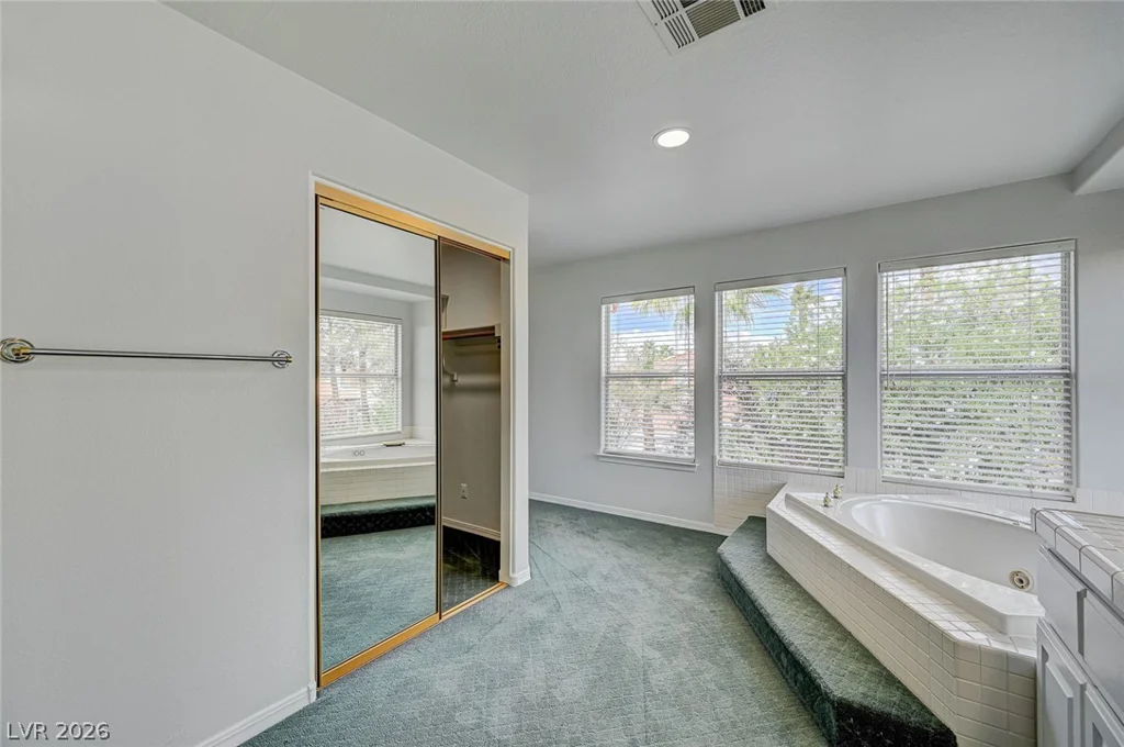 2832 Summer Lake, Las Vegas, NV 89128