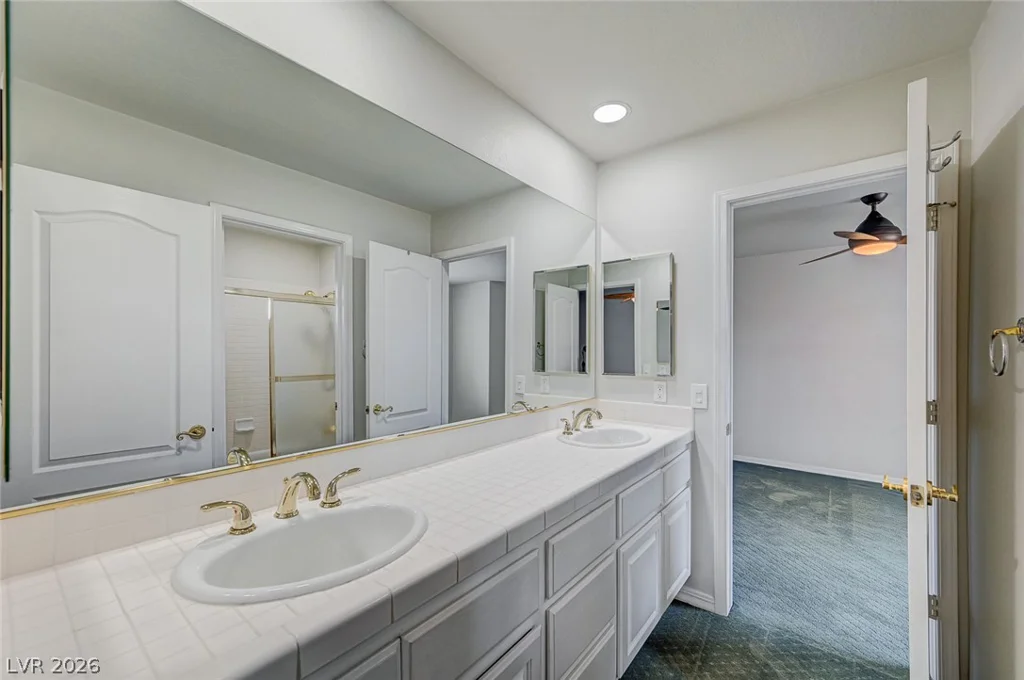2832 Summer Lake, Las Vegas, NV 89128