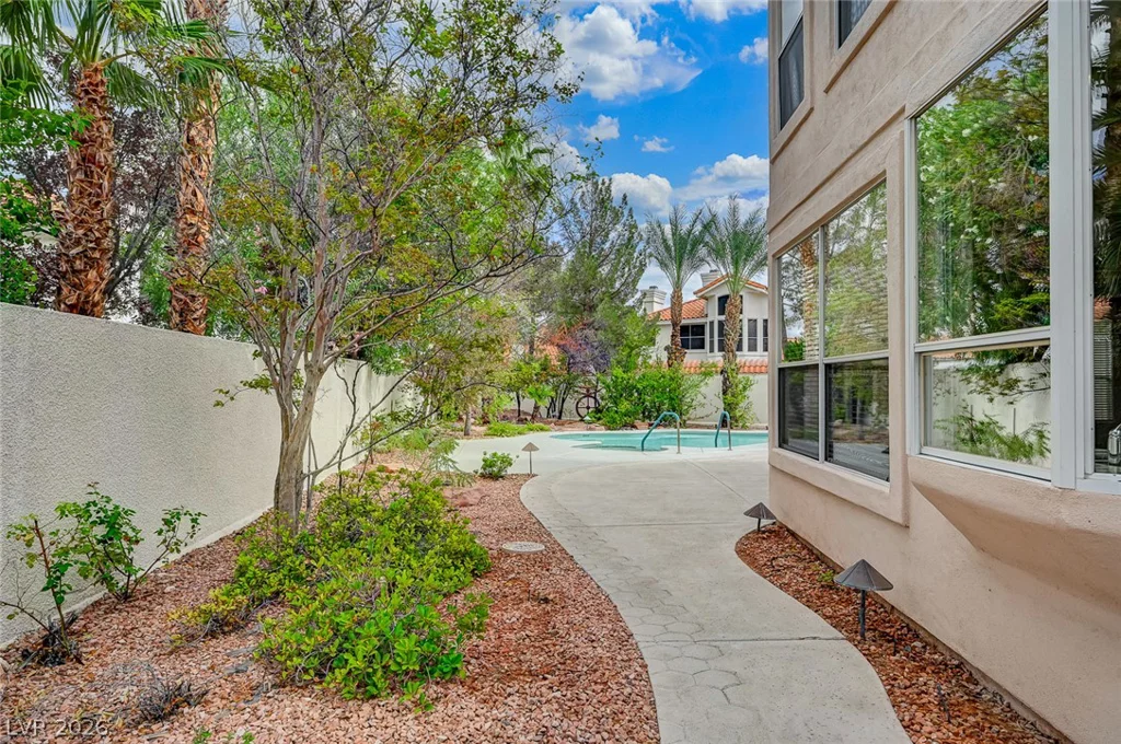 2832 Summer Lake, Las Vegas, NV 89128