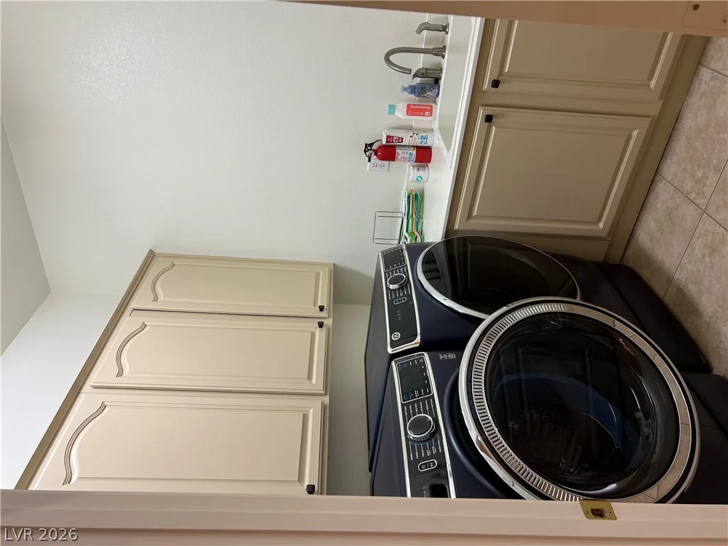 6359 Seton Hall, Las Vegas, NV 89110