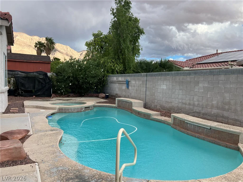 6359 Seton Hall, Las Vegas, NV 89110