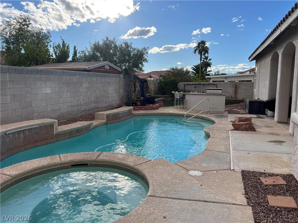 6359 Seton Hall, Las Vegas, NV 89110