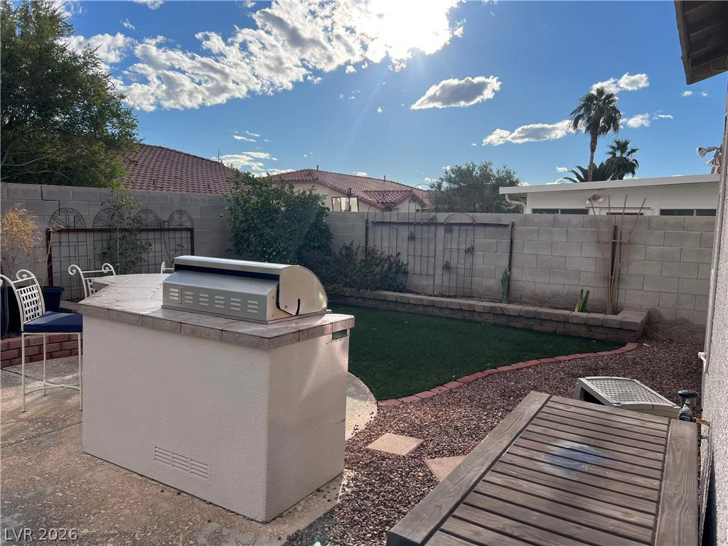 6359 Seton Hall, Las Vegas, NV 89110