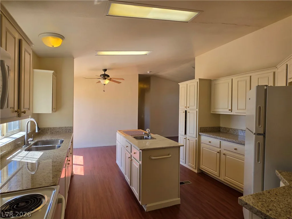 221 Starlight, Pahrump, NV 89048