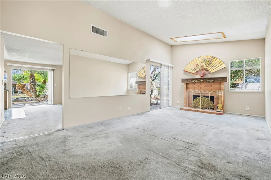 6270 Meadow Lark, Las Vegas, NV 89103