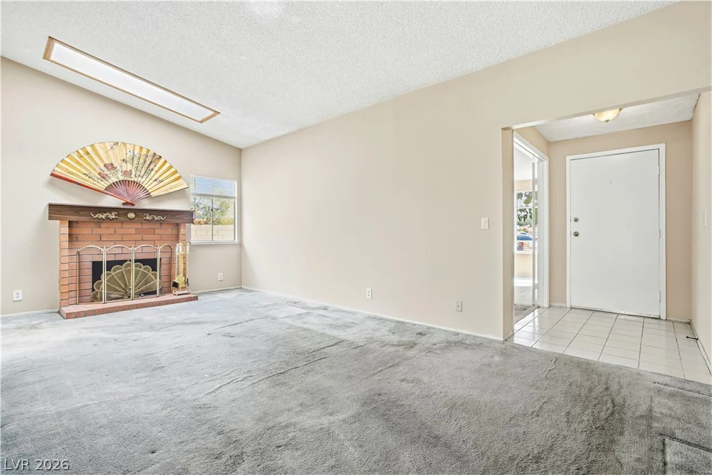6270 Meadow Lark, Las Vegas, NV 89103