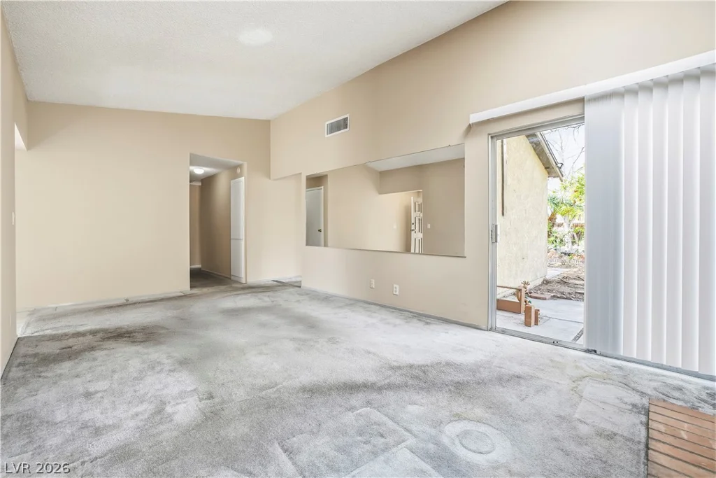 6270 Meadow Lark, Las Vegas, NV 89103